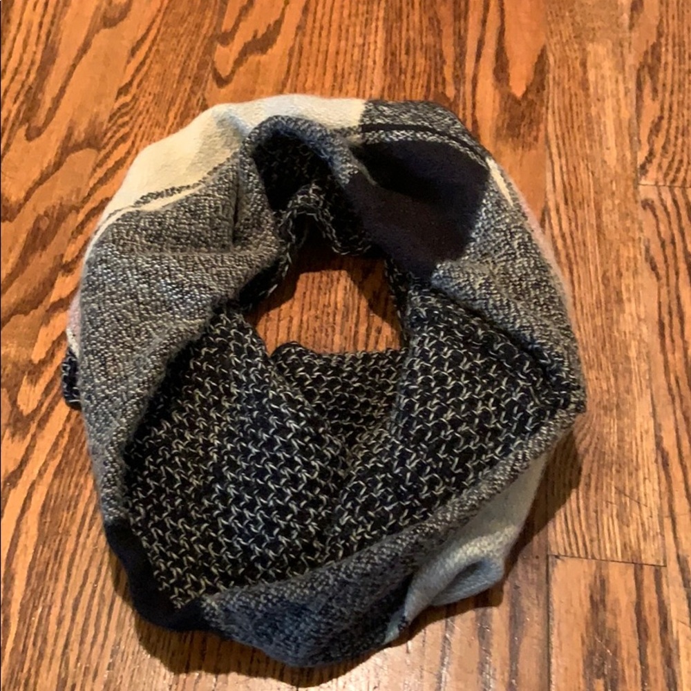 D&y reversible infinity scarf